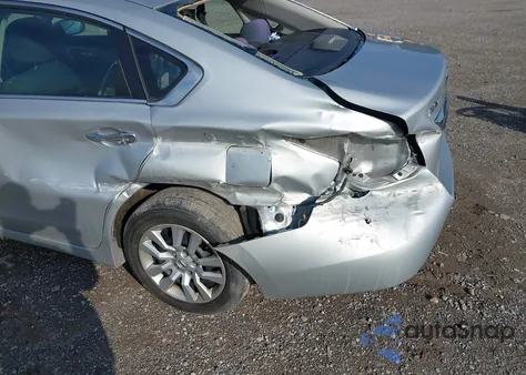 2015 Nissan Altima 2.5/S/Sv/Sl z USA, uszkodzony, nr VIN 1N4AL3AP7FN319602